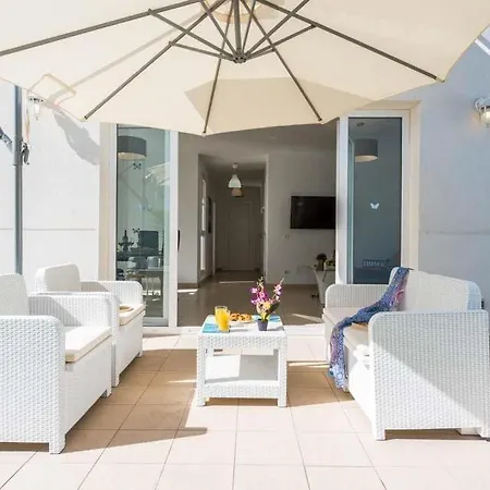 Playa De Fanabe Sleeps 8 Pool Air Con Wifi