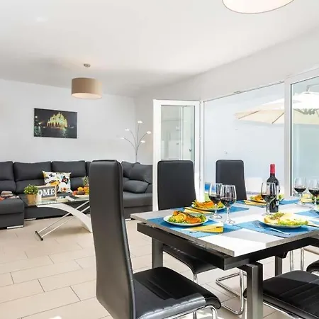 Playa De Fanabe Sleeps 8 Pool Air Con Wifi 别墅